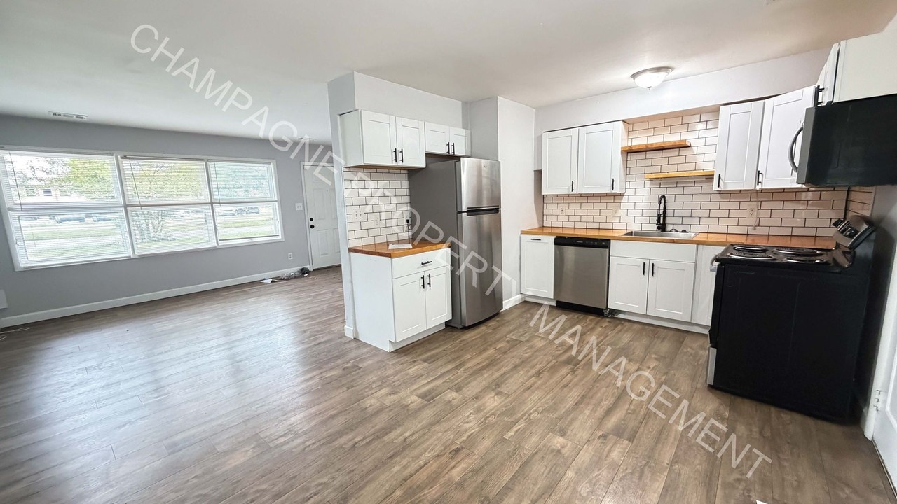 7003 E 111th St - Photo 5 of 10