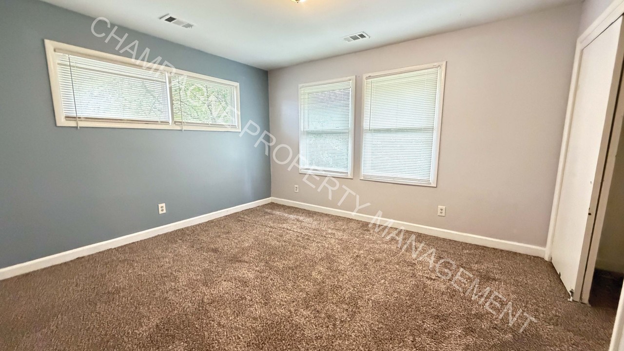 7003 E 111th St - Photo 7 of 10