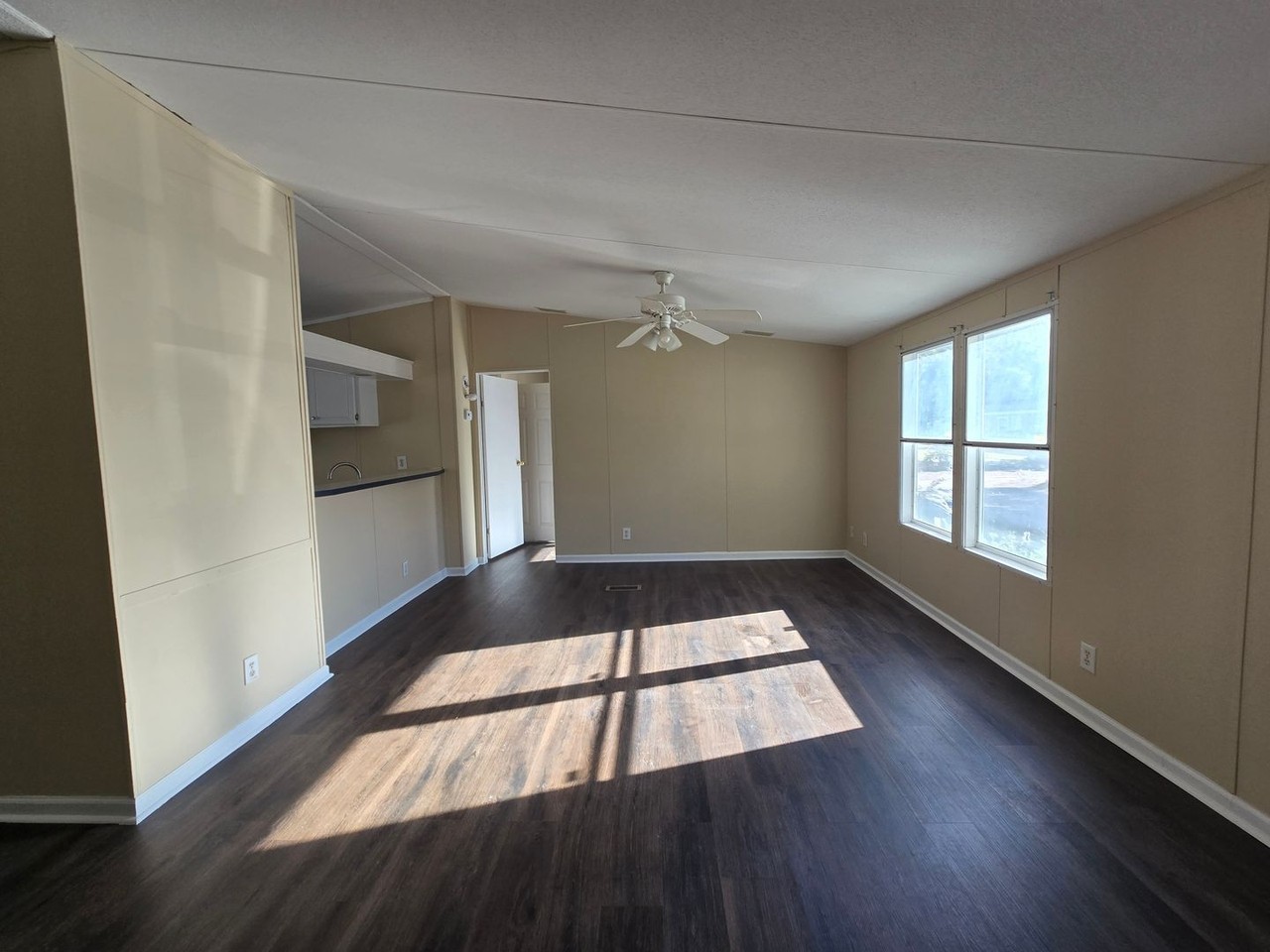 202 Tarpon Ct - Photo 2 of 20