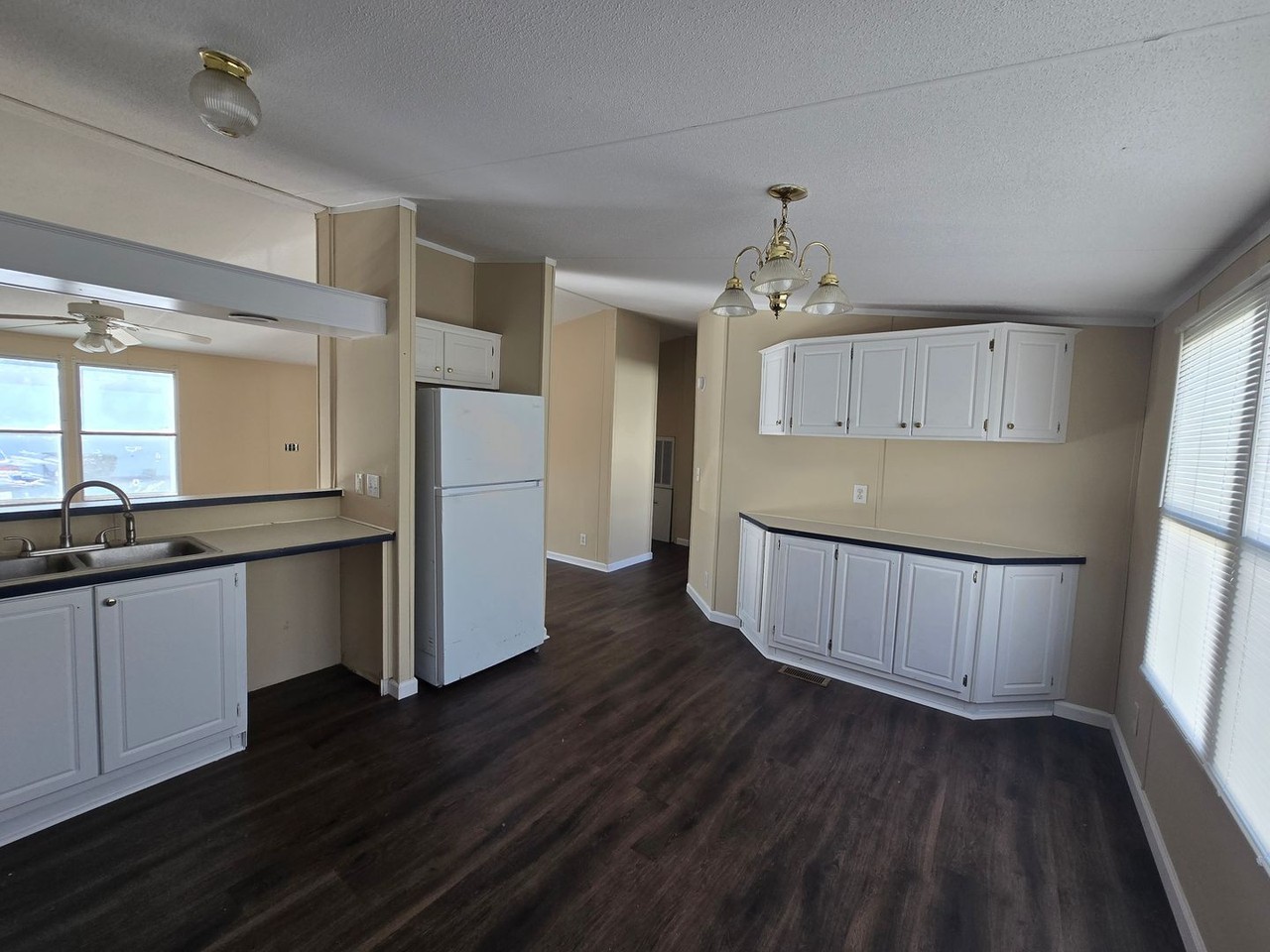 202 Tarpon Ct - Photo 3 of 20