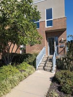 featured image of 1605 Summit St