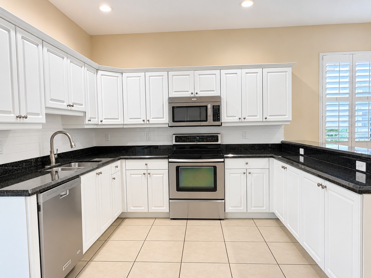 12048 Sw Knightsbridge Ln - Photo 5 of 20