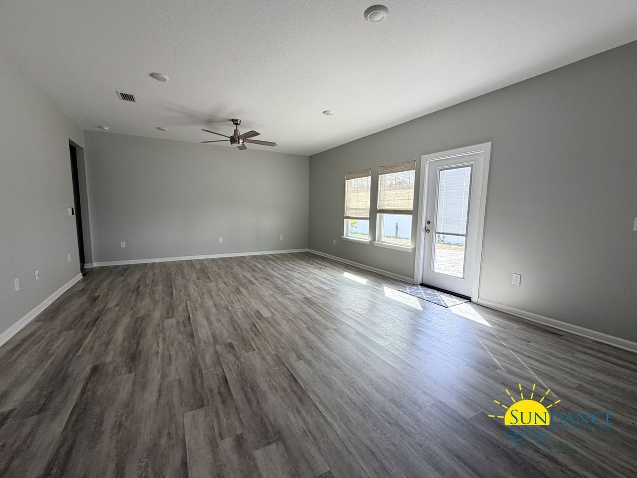38 Silverthorn St - Photo 5 of 17