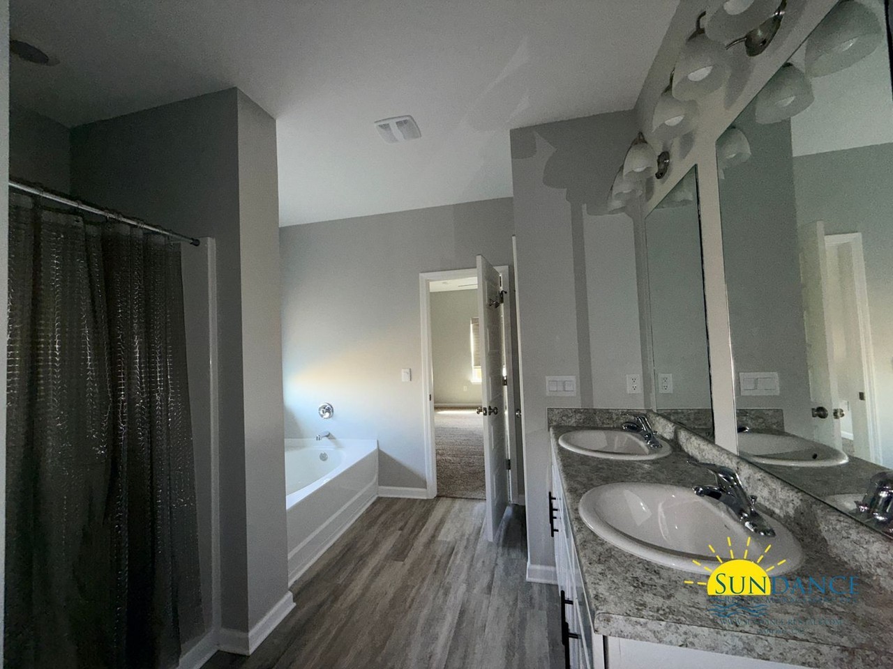 38 Silverthorn St - Photo 7 of 17