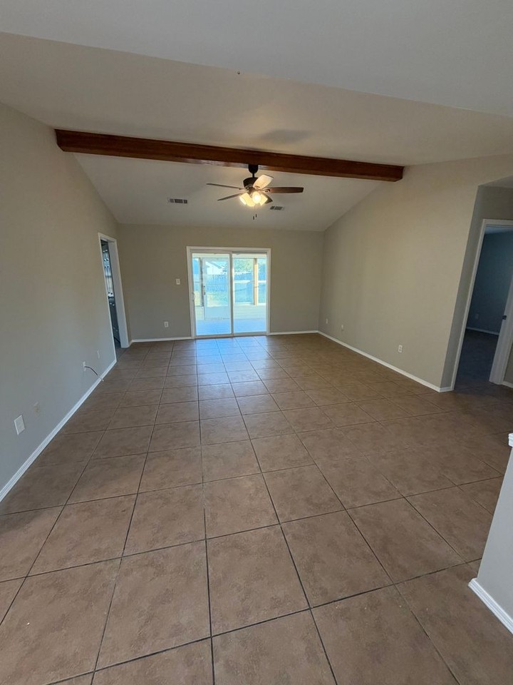 1722 Whippoorwill Dr - Photo 3 of 15