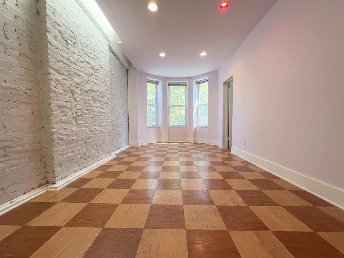 524 57th Street #2 - Photo 2 of 8