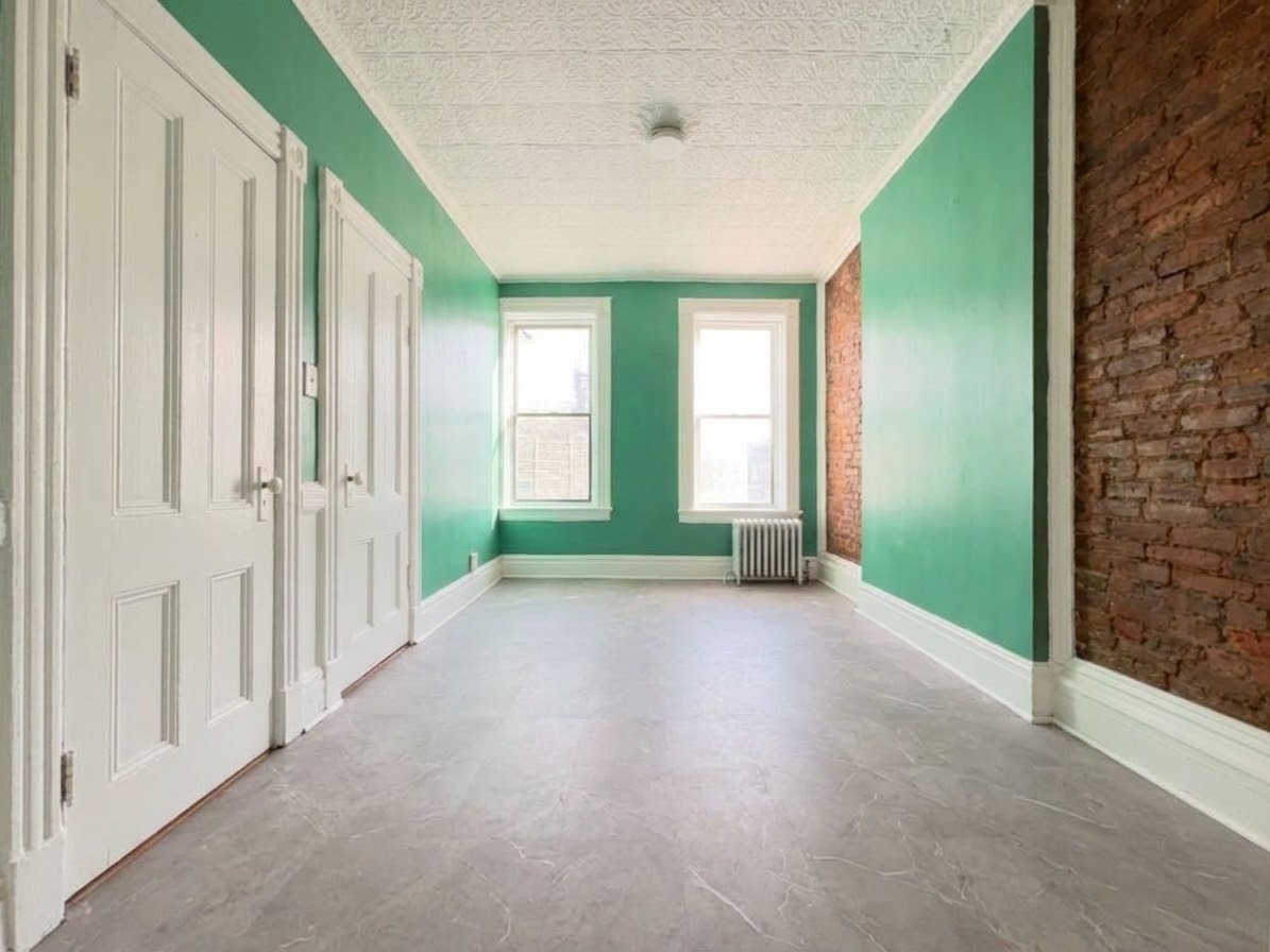 524 57th Street #2 - Photo 3 of 8