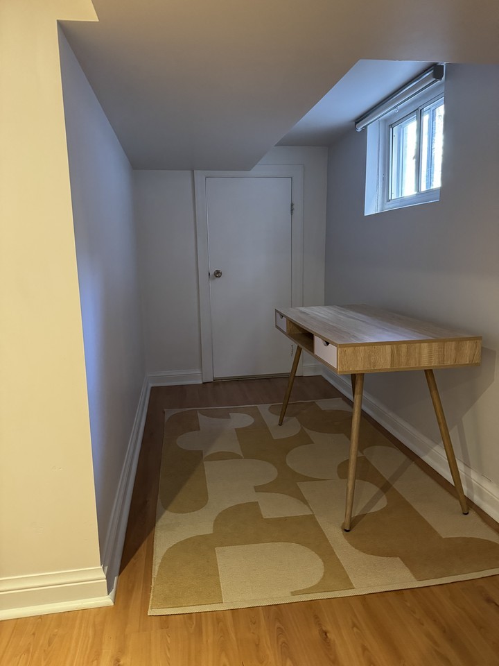 327 Wolverleigh Blvd - Photo 4 of 12