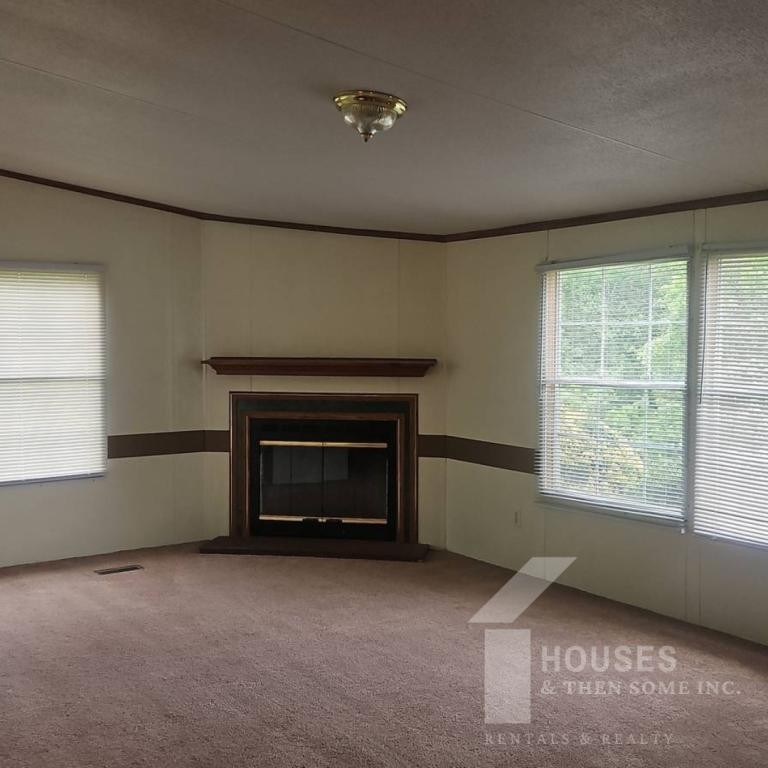 313 Ashwood Ln - Photo 3 of 18
