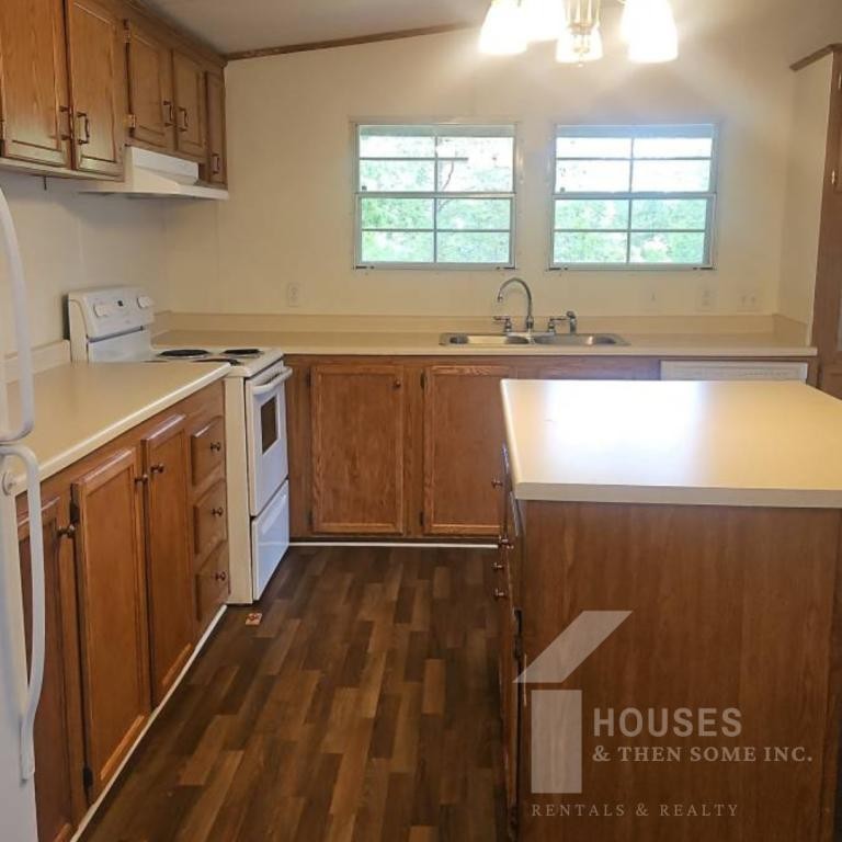 313 Ashwood Ln - Photo 5 of 18