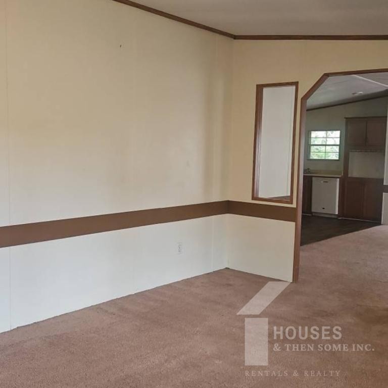313 Ashwood Ln - Photo 7 of 18
