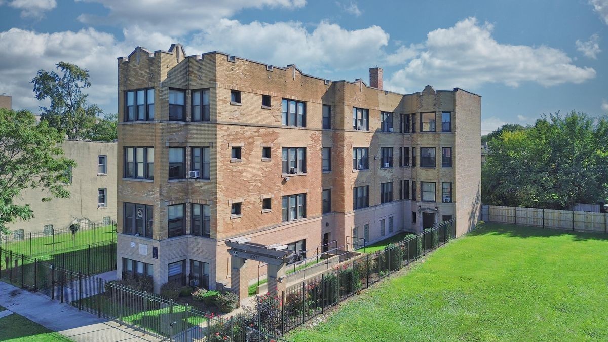 3525 W Van Buren St ##2c