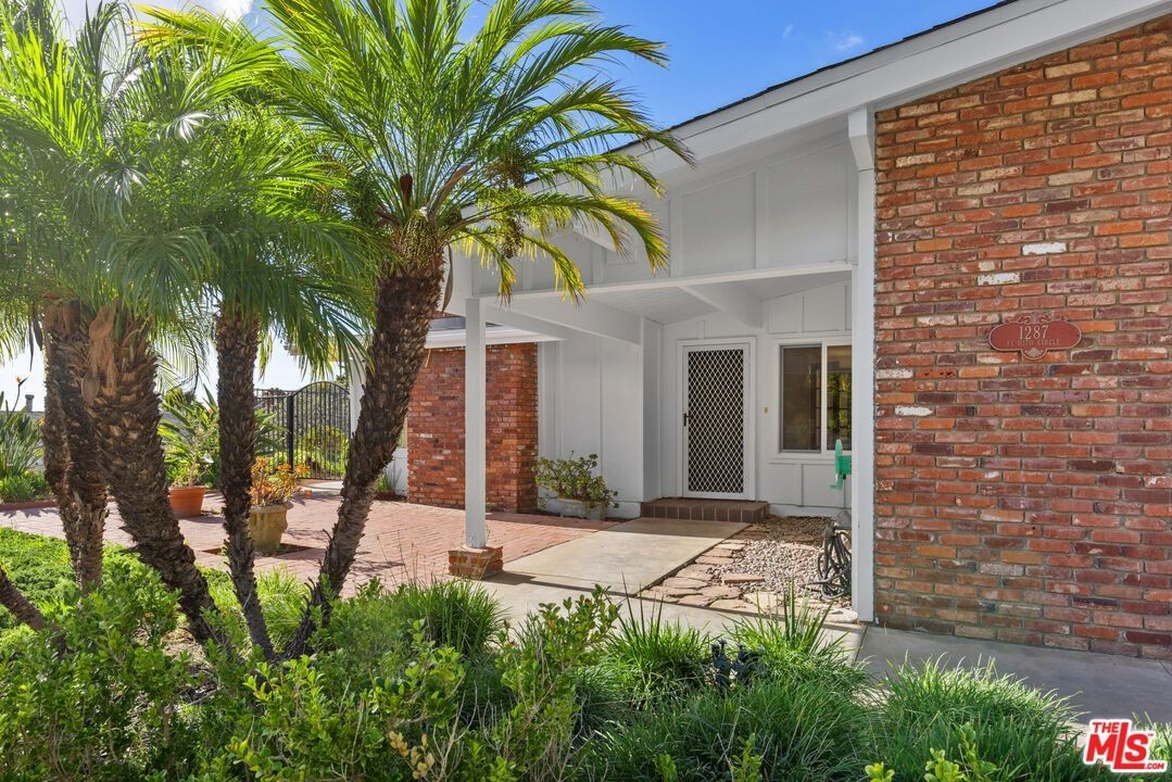 1287 El Hito Cir - Photo 2 of 41