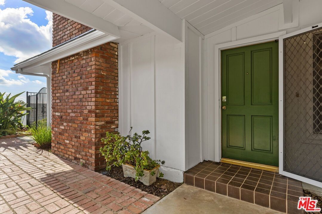 1287 El Hito Cir - Photo 3 of 41