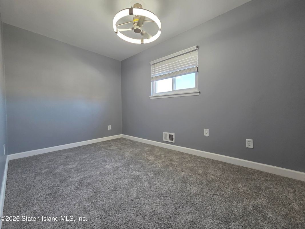 35 Cheryl Ave ##1 - Photo 4 of 19