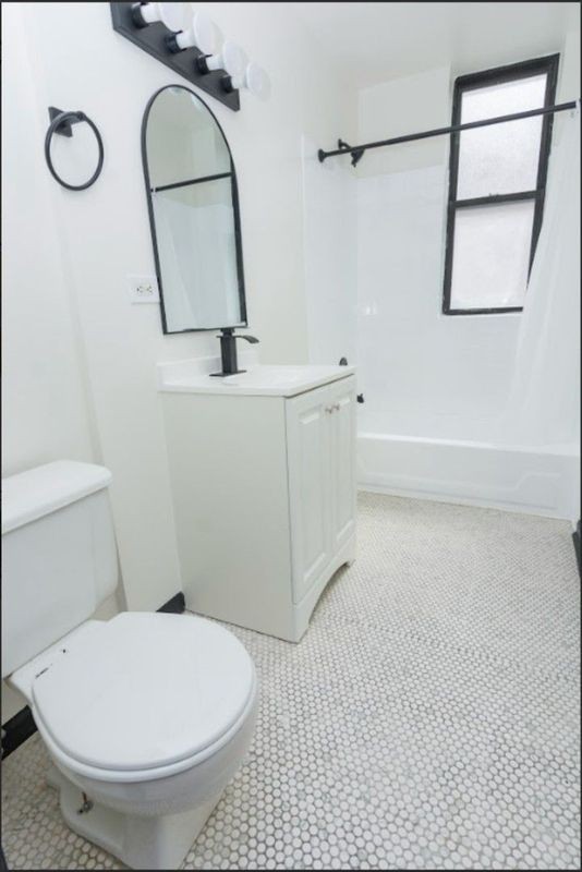 5633 W Washington Blvd ##307