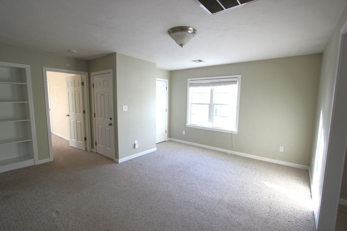 239 Union St - Photo 4 of 24