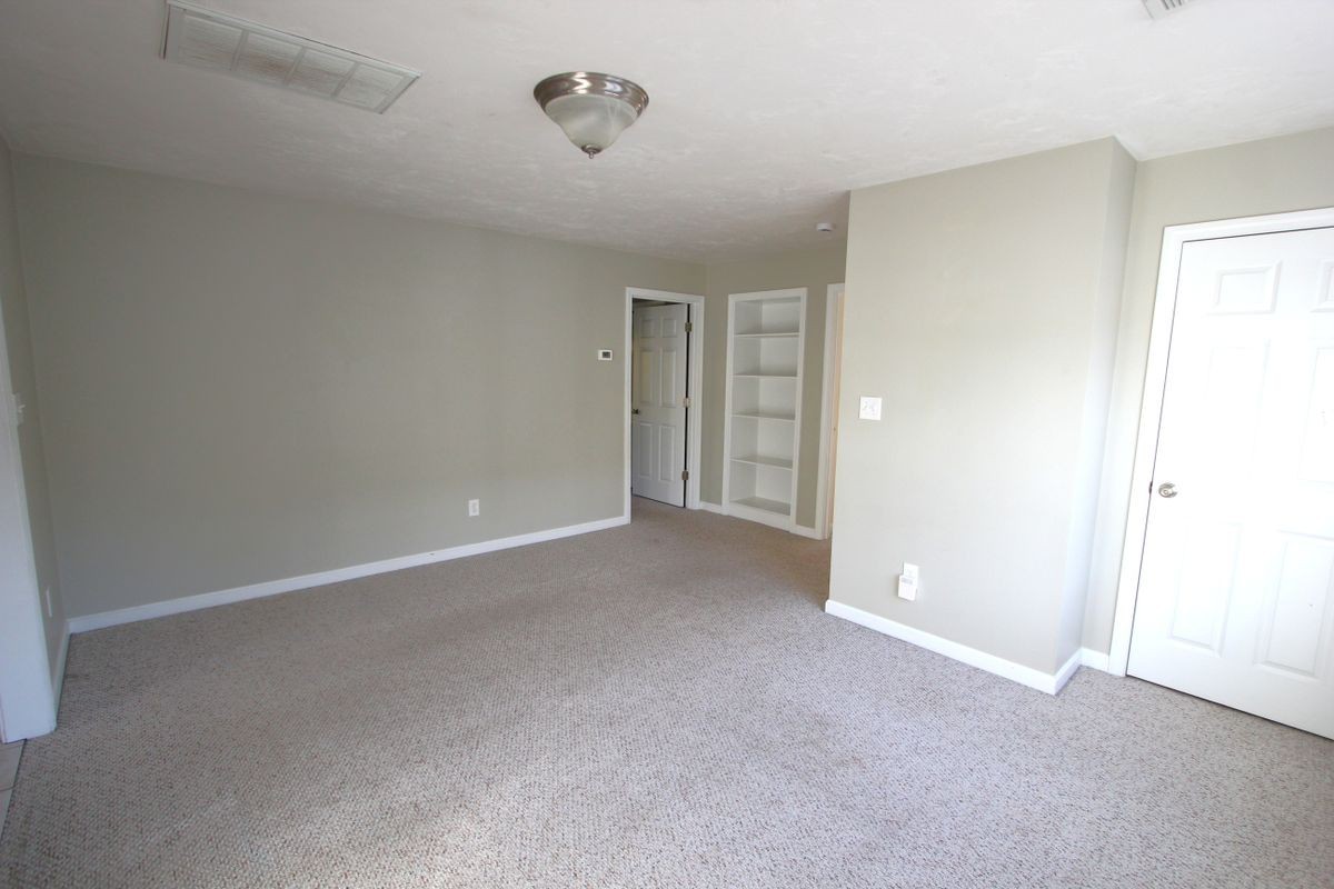 239 Union St - Photo 5 of 24
