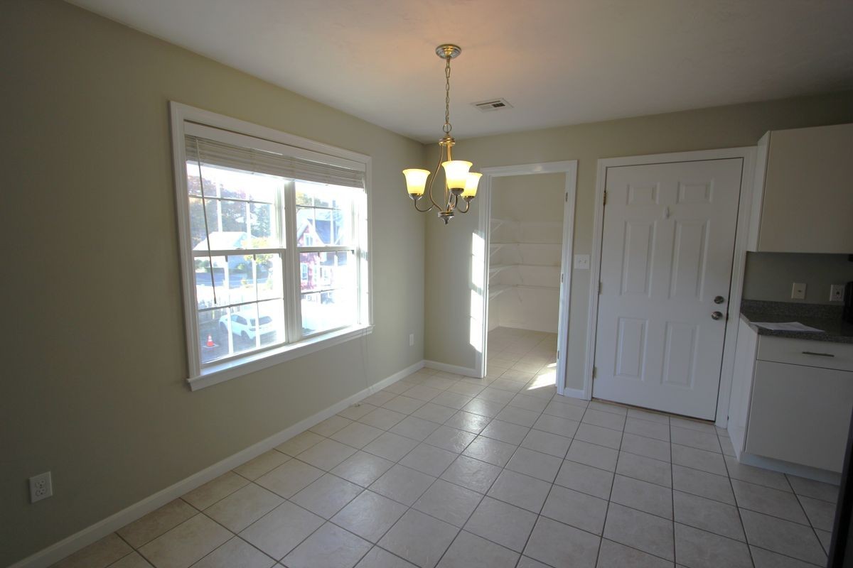239 Union St - Photo 7 of 24