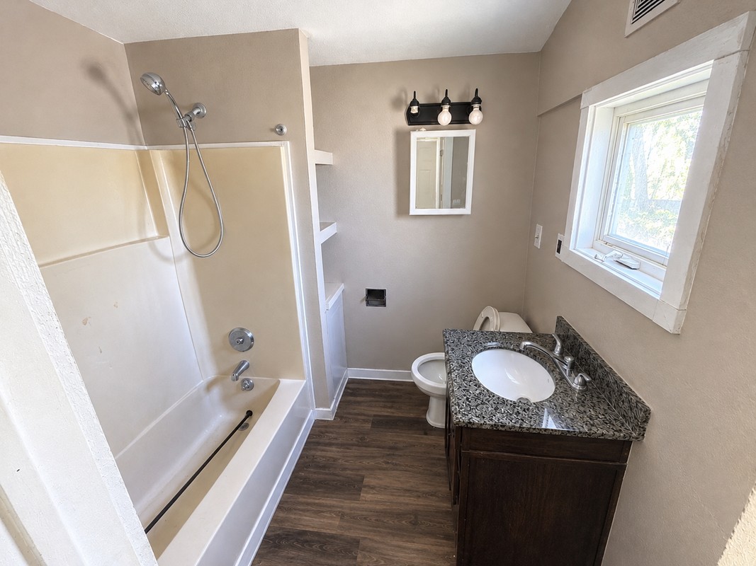 101 Bradley St - Photo 7 of 10