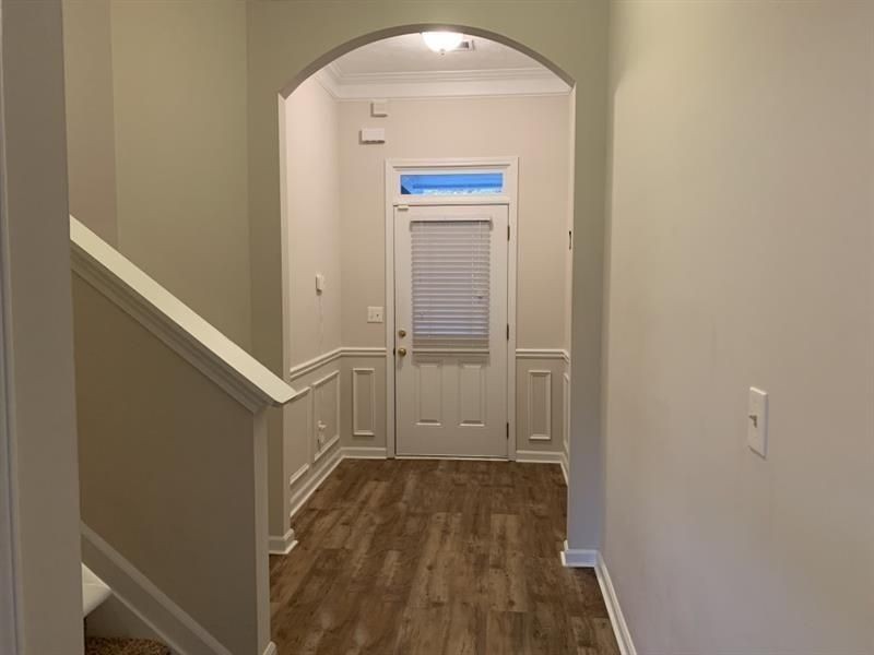211 Green Bridge Ct - Photo 2 of 26