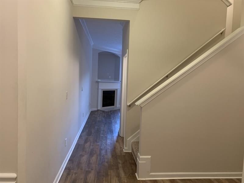 211 Green Bridge Ct - Photo 3 of 26