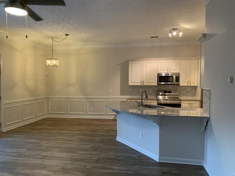 211 Green Bridge Ct - Photo 5 of 26