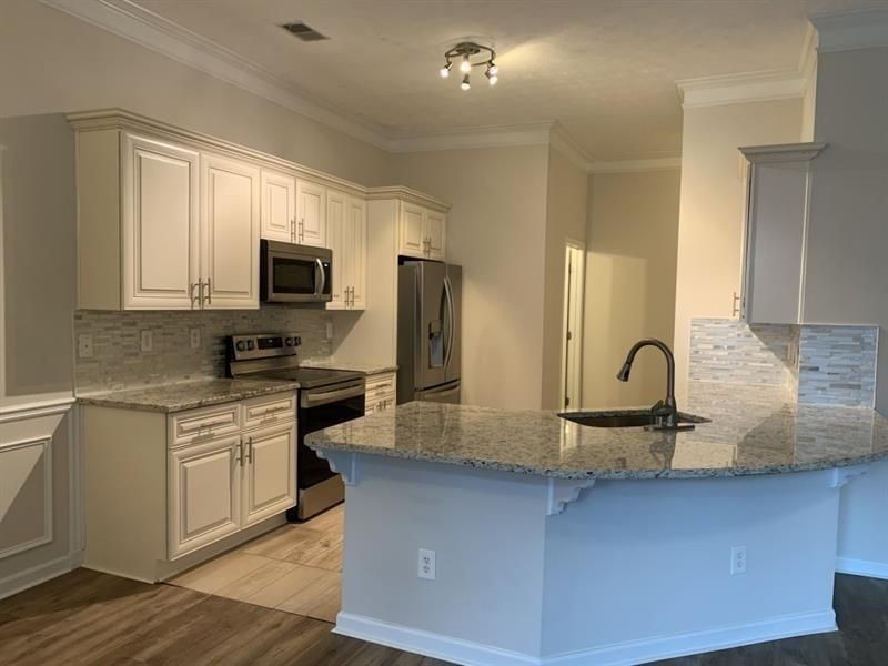 211 Green Bridge Ct - Photo 6 of 26