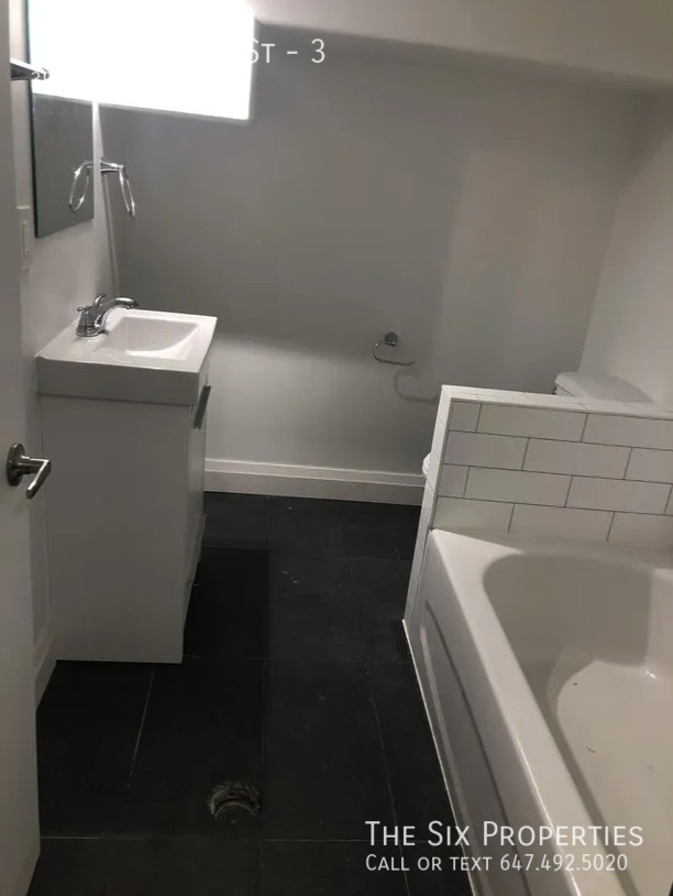 179 Markham St - Photo 7 of 18