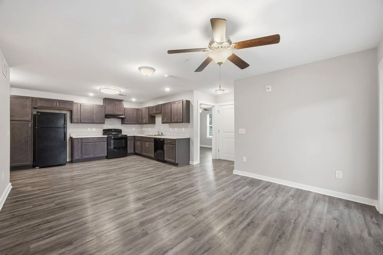 Albemarle Landing - Photo 3 of 24