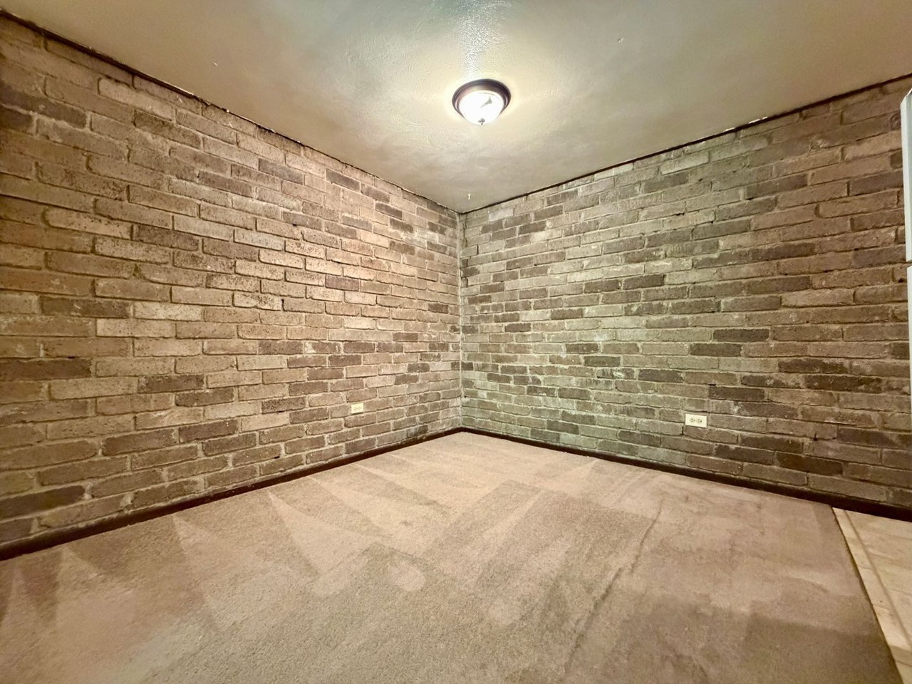 607 Kellywood Mnr - Photo 2 of 9