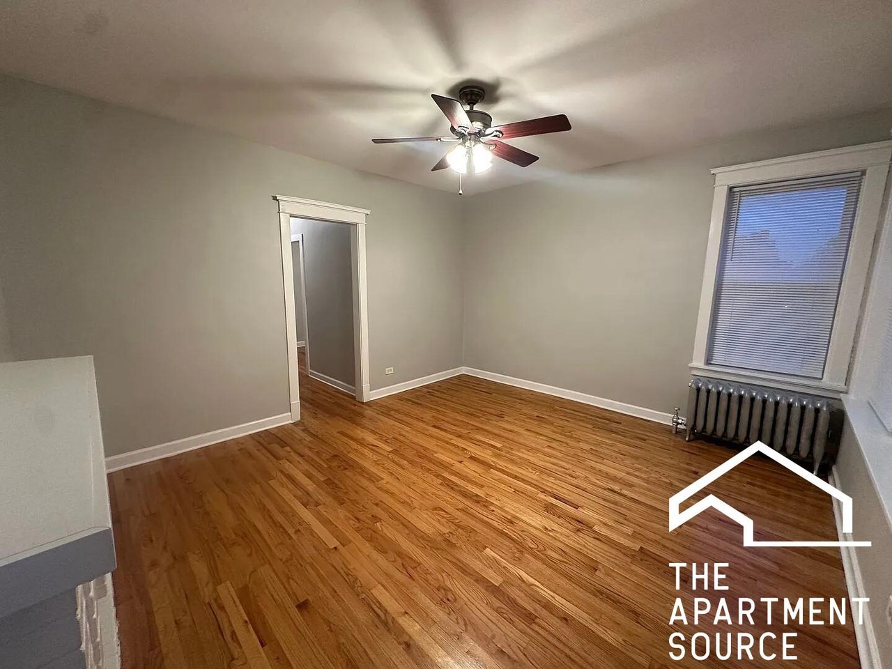 6343 N Claremont Ave #3E - Photo 2 of 10