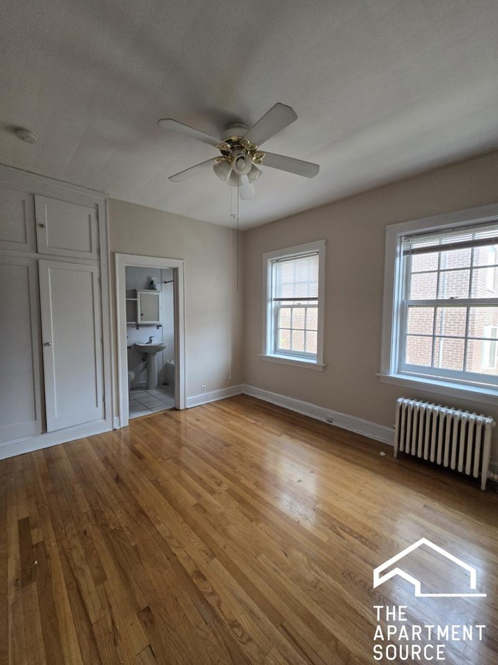 1456 Oak Ave #3S - Photo 4 of 11