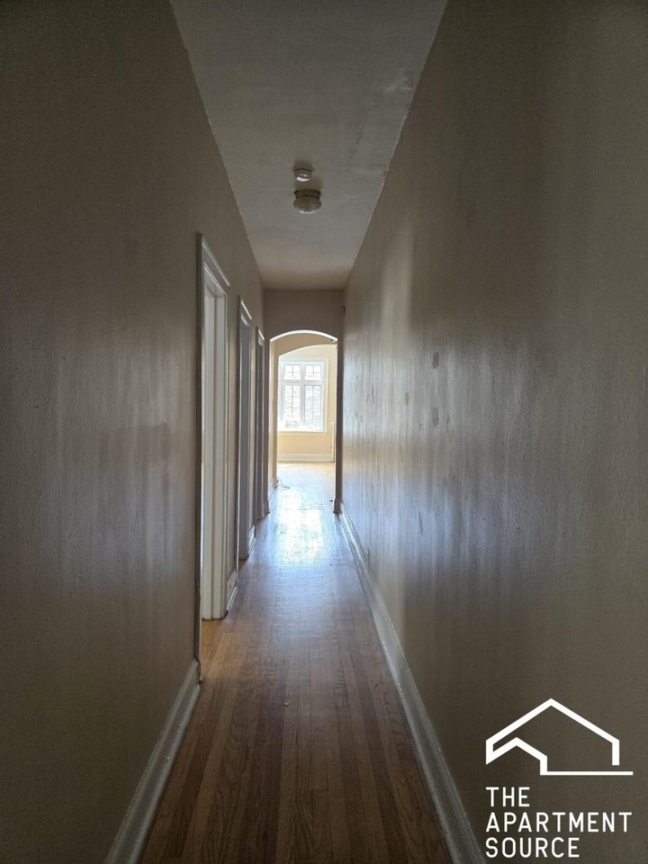 1456 Oak Ave #3S - Photo 6 of 11