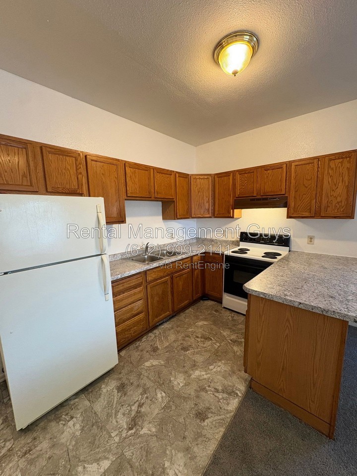 2504 Portland Ave #2 - Photo 3 of 14