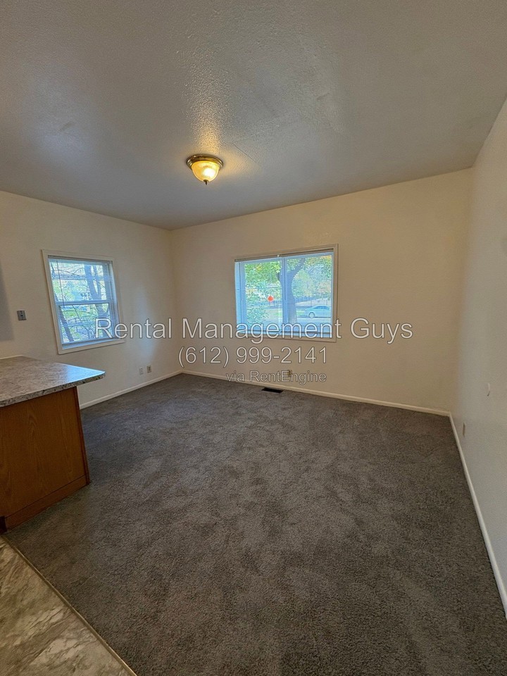 2504 Portland Ave #2 - Photo 4 of 14