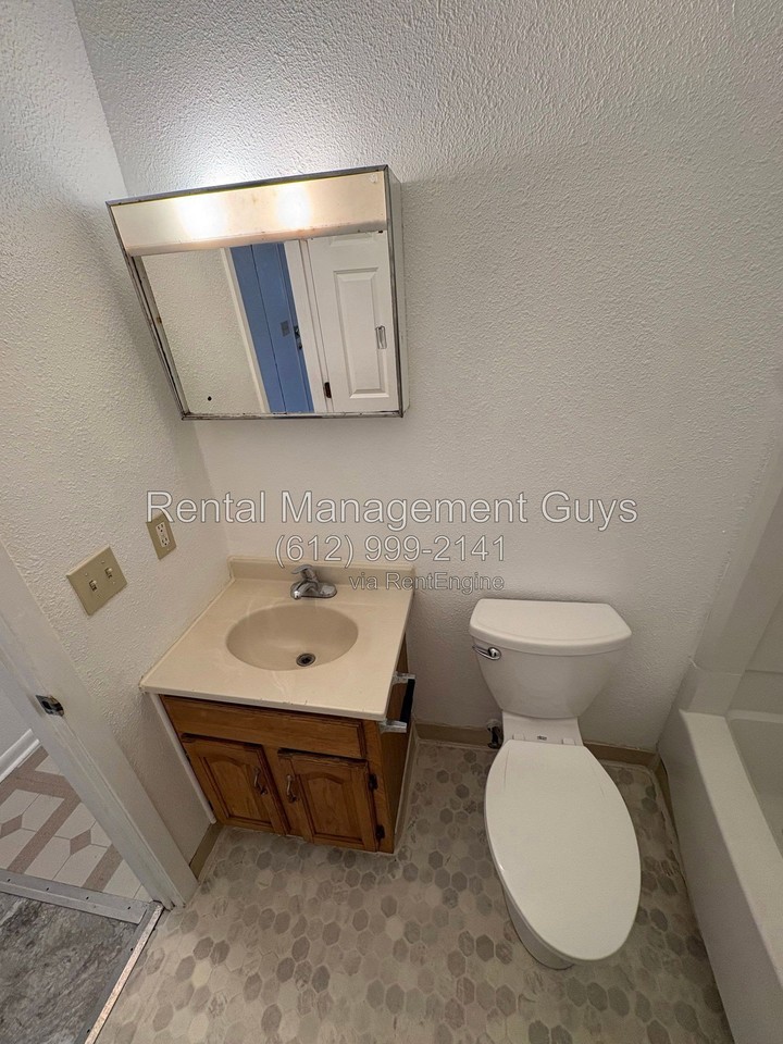 2504 Portland Ave #2 - Photo 6 of 14