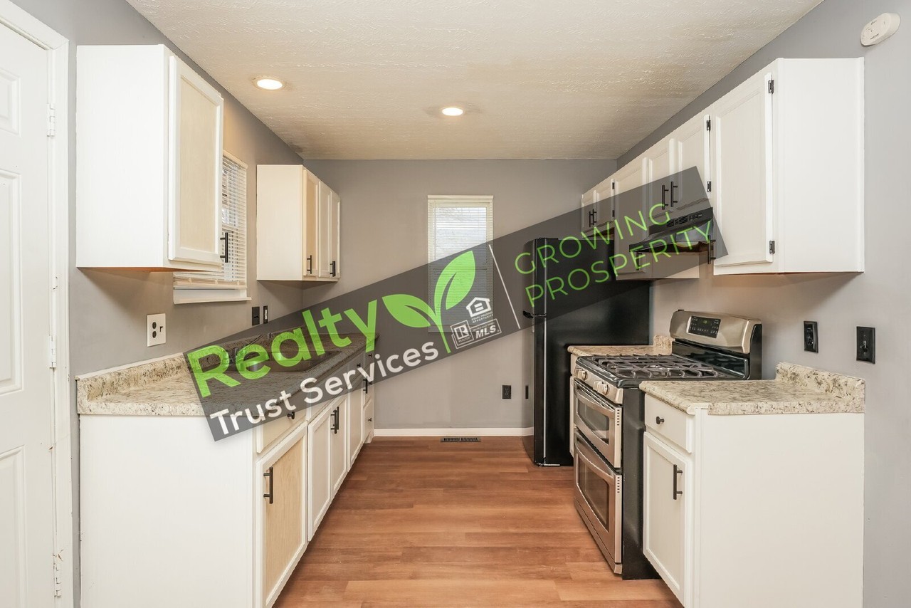 12210 Oakland Ave - Photo 7 of 24