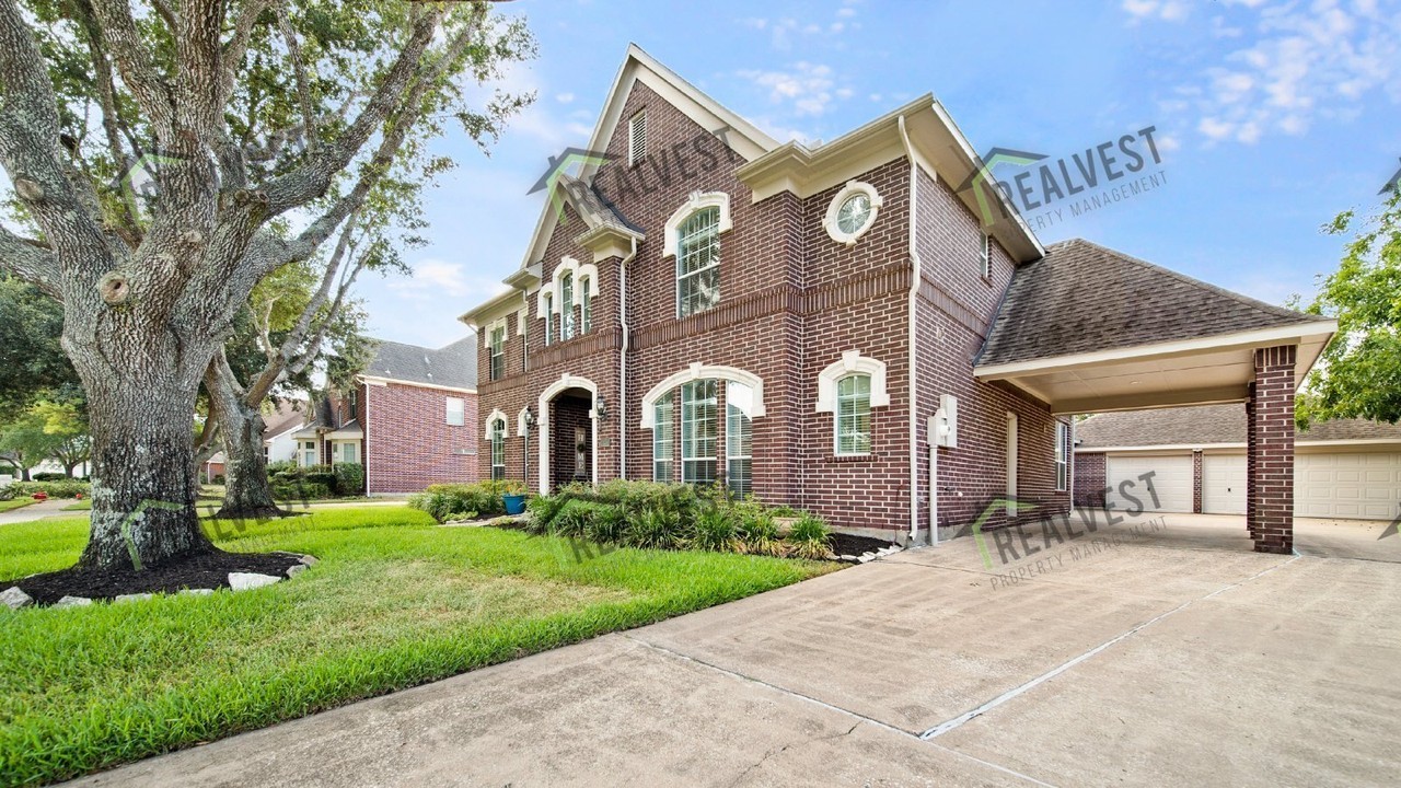 2863 Love Ln - Photo 2 of 23