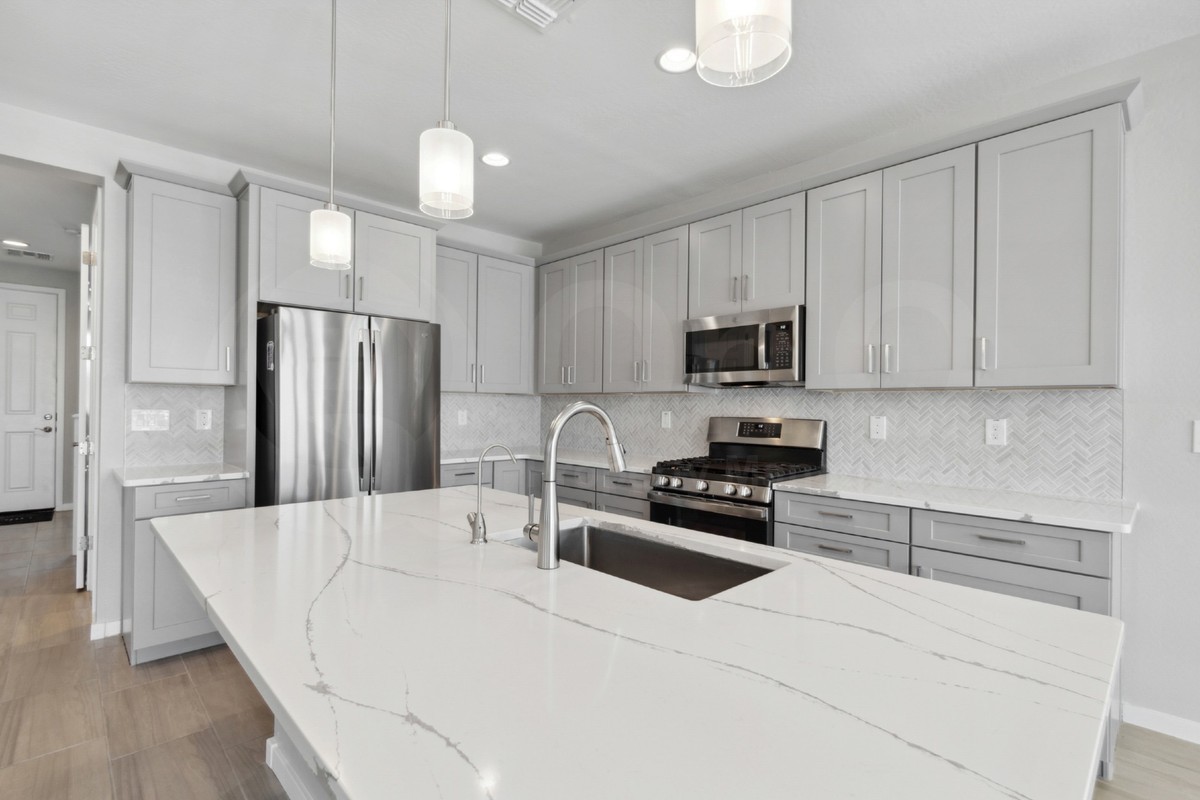 22516 E Twilight Dr - Photo 7 of 50