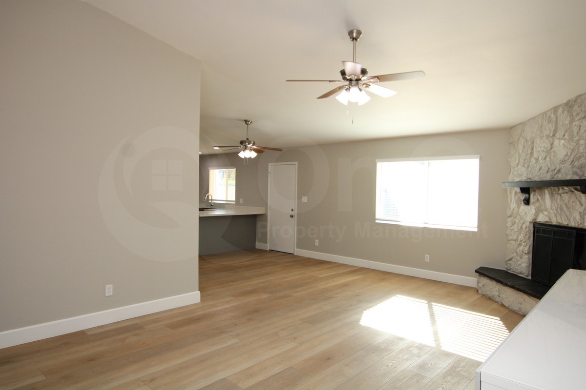 1442 S 37th St - Photo 6 of 21