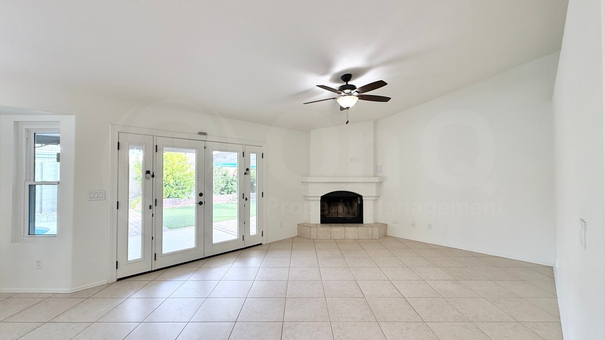 1708 E Golden Ln - Photo 6 of 27