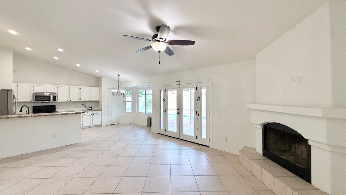 1708 E Golden Ln - Photo 7 of 27