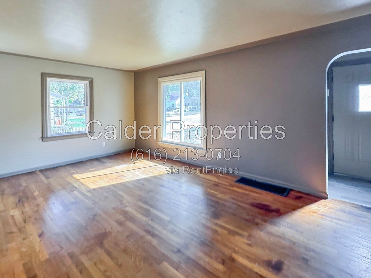 229 Lemyra St Se - Photo 6 of 14
