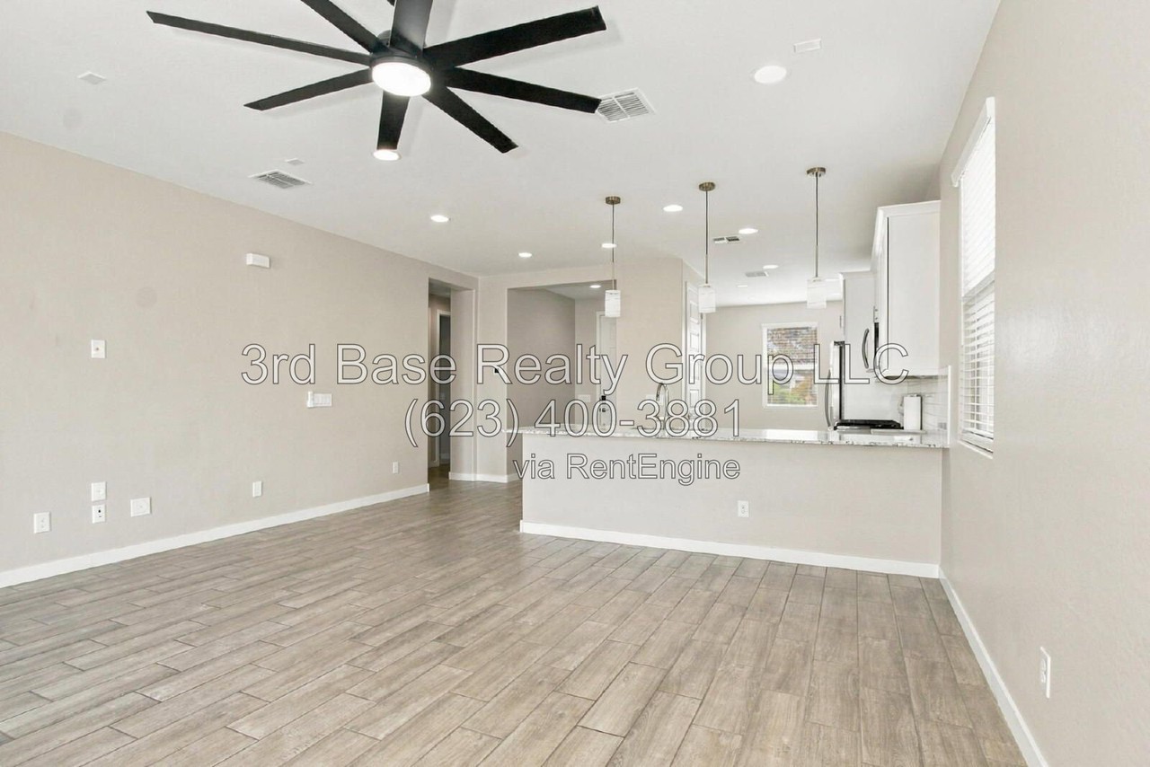 19418 W Pierson St - Photo 3 of 16