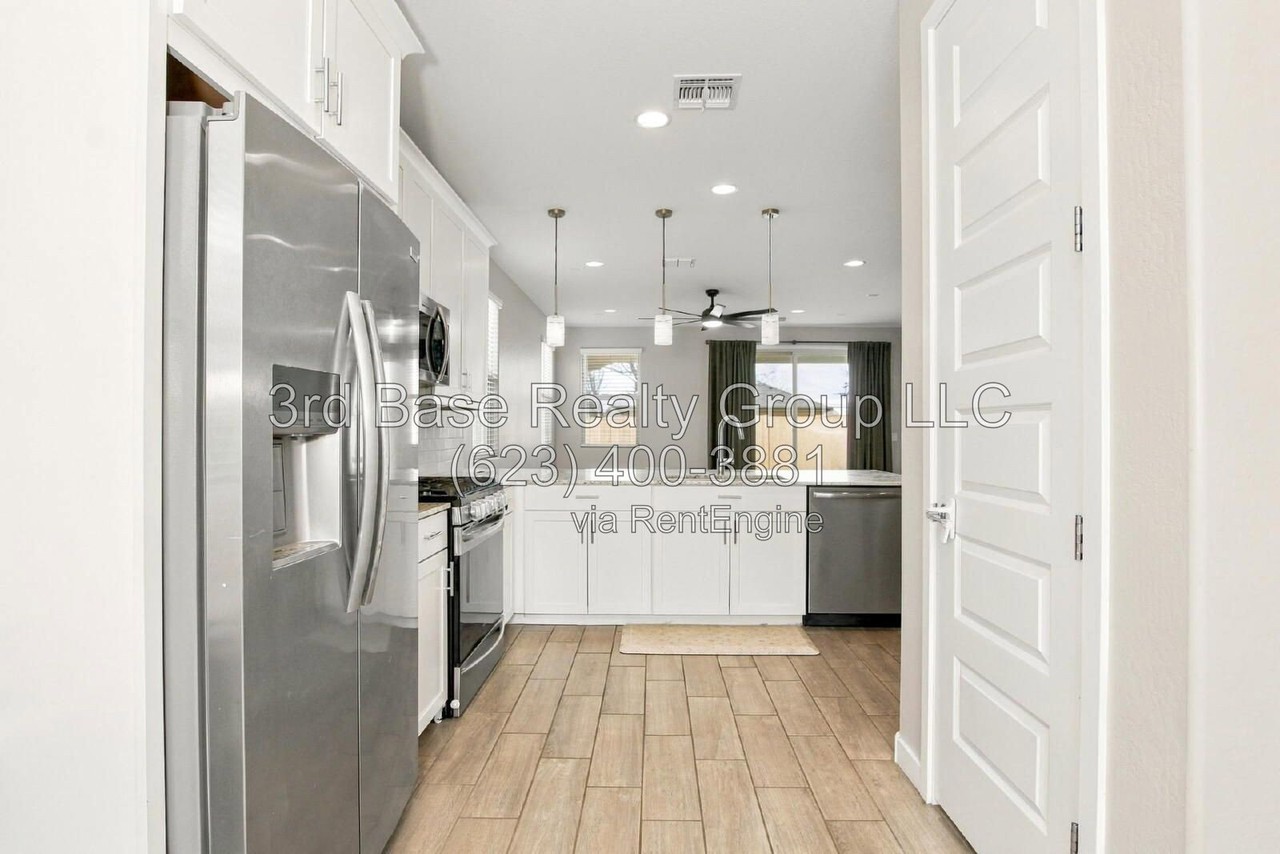 19418 W Pierson St - Photo 6 of 16