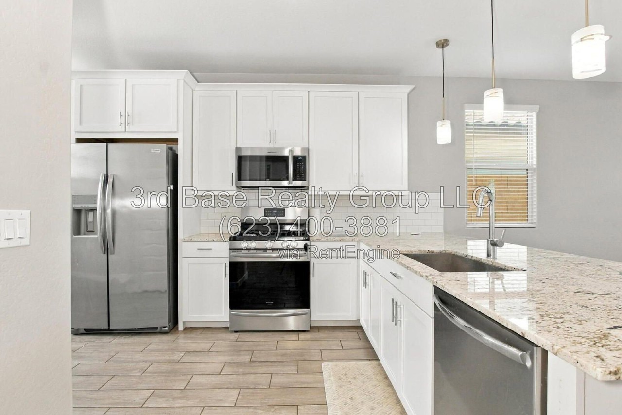 19418 W Pierson St - Photo 7 of 16
