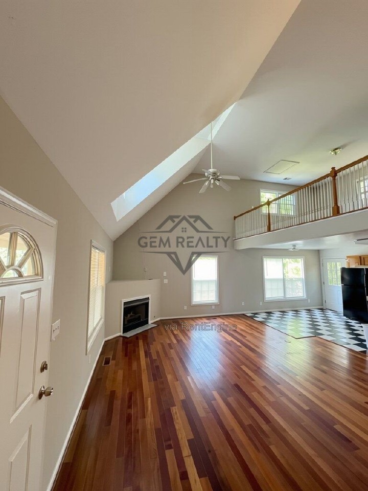 8427 Passapatanzy Rd - Photo 3 of 9