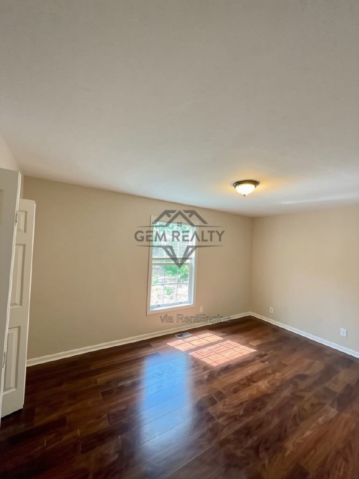 8427 Passapatanzy Rd - Photo 5 of 9