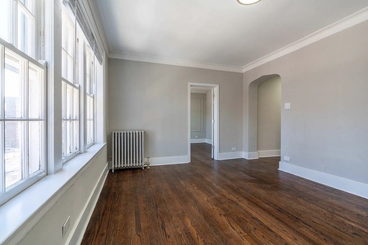 7432 N Damen Ave - Photo 5 of 9